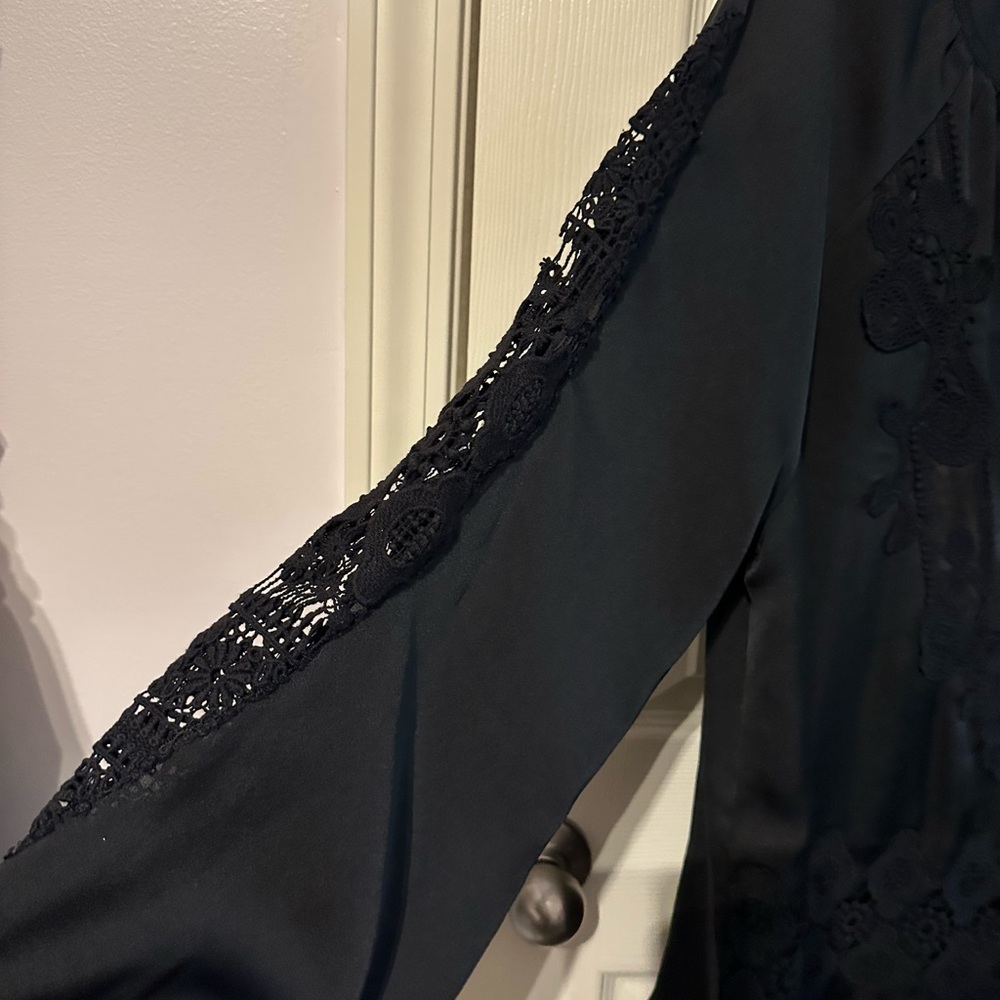 Chico's Black Long Sleeve Tie Front BlouseEUC - Picture 2 of 7